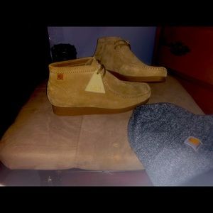 Shacre Boot a Clarks original. Dark sand suede Wallabees, ortholite insoles.